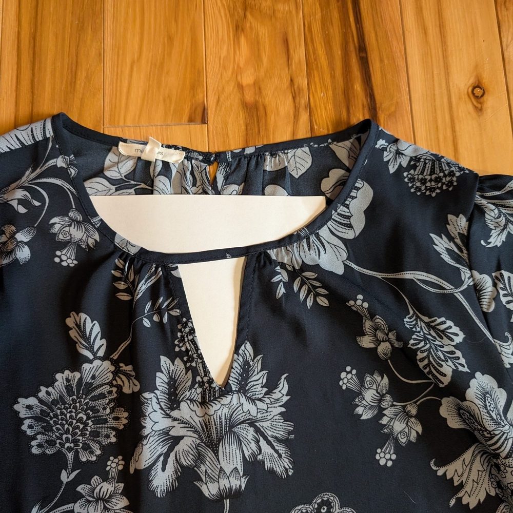 Floral Black and Gray Women's Top - Picture 2 of 5